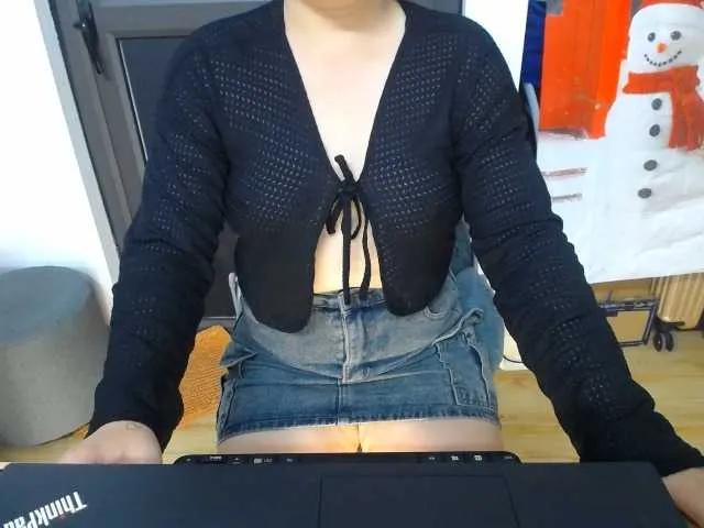 --Luna-- — Please tease me hard. Tip me so I can get horny and have an orgasm and squirt