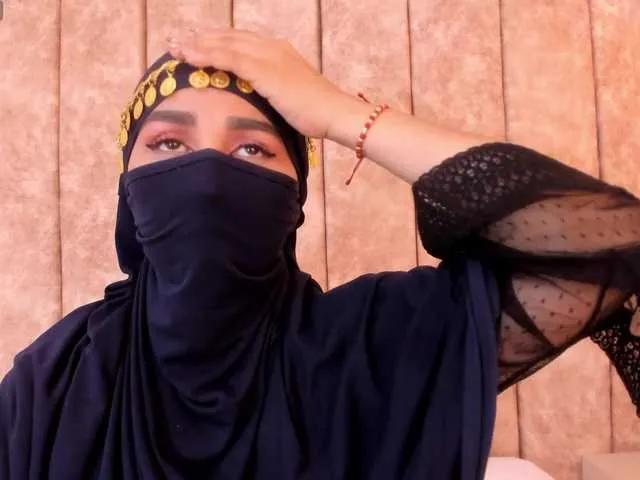 BongaCams -Alisha is Freechat -Alisha — It ignites me a good talk that goes up little by little ... the accomplices looks, safety, mischievous humor and that energy that makes the skin stand without the need to touch.