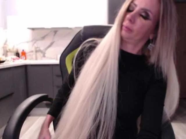 Freechat blondalina on BongaCams