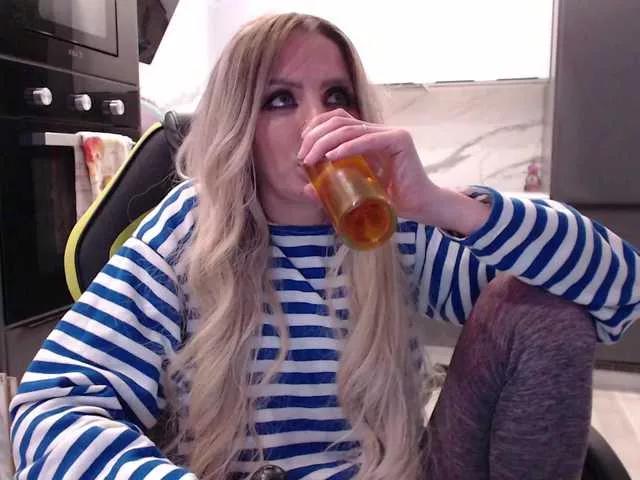 Freechat blondalina on BongaCams