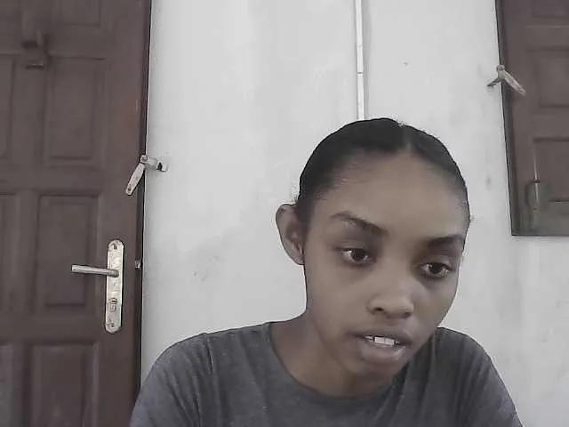 BongaCams Brightness is Freechat Brightness — Peut importe si jeune ou vieux avec des paroles douces