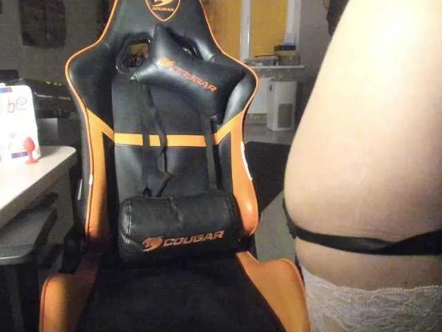 Freechat CamDragonic24 on BongaCams