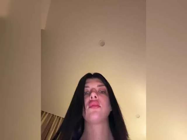 chicanogirl on BongaCams