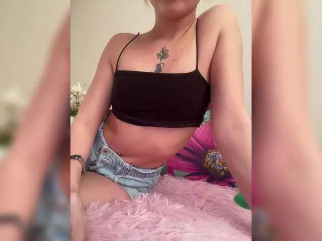 Freechat Crystal1-1 on BongaCams