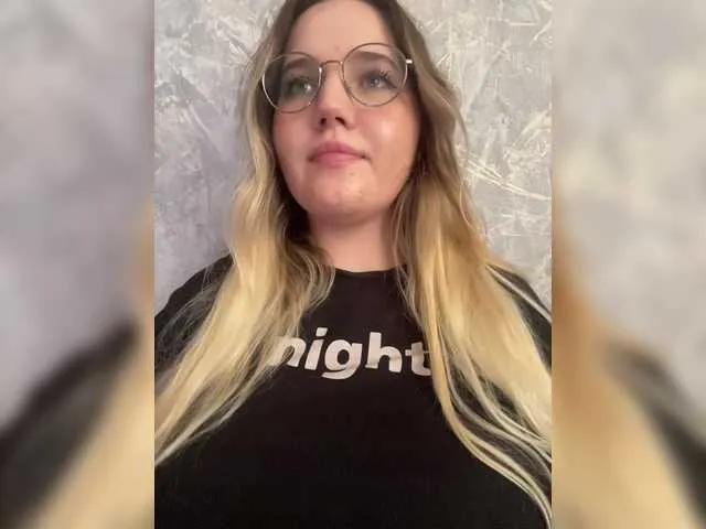 Dream022 on BongaCams