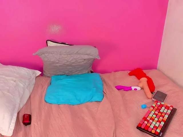 Freechat drooling4daddy on BongaCams