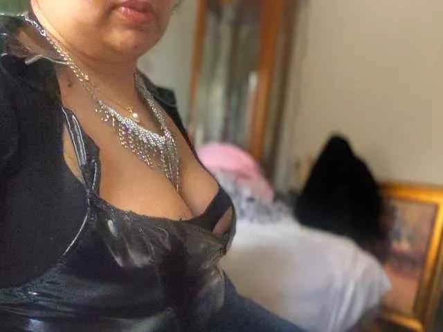 DUMBHOEMELANIE on BongaCams