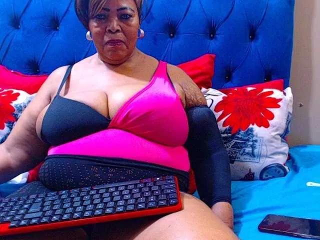 Freechat Ebonycandy10 on BongaCams