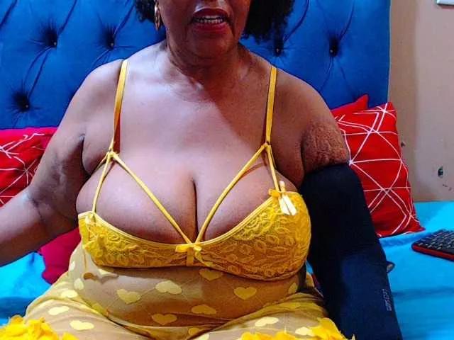 Freechat Ebonycandy10 on BongaCams