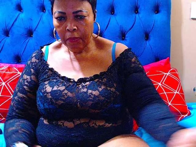 Freechat Ebonycandy10 on BongaCams