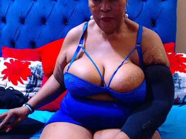 Freechat Ebonycandy10 on BongaCams