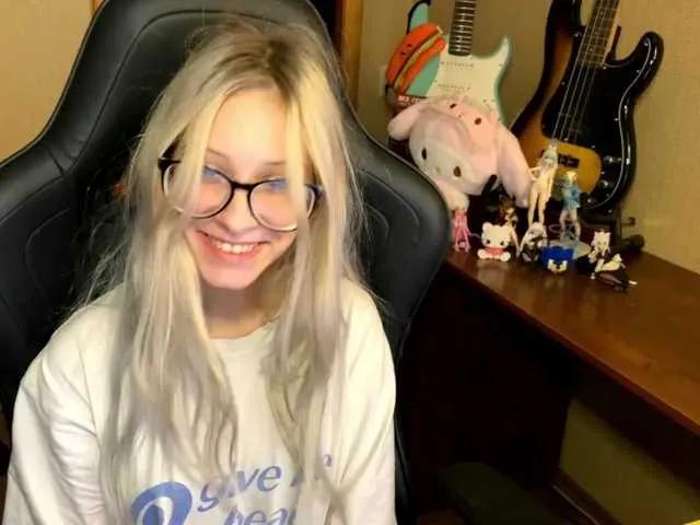 Freechat ElainLuv on BongaCams