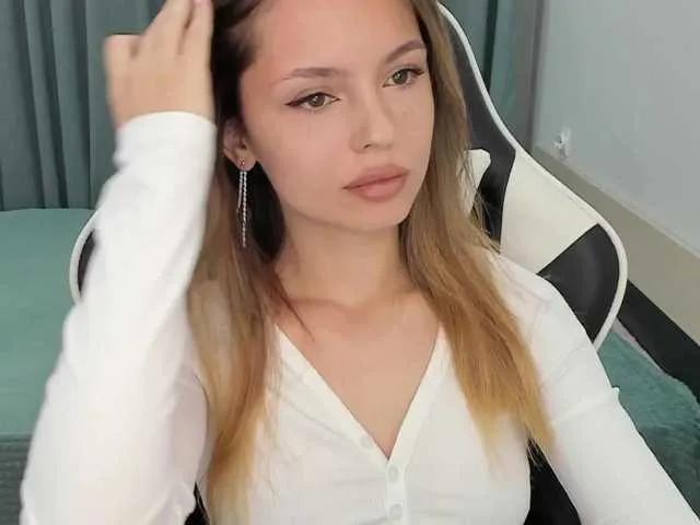 EmilySkout on BongaCams