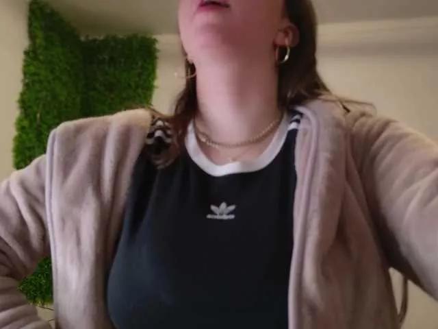 EmilyxJames on BongaCams