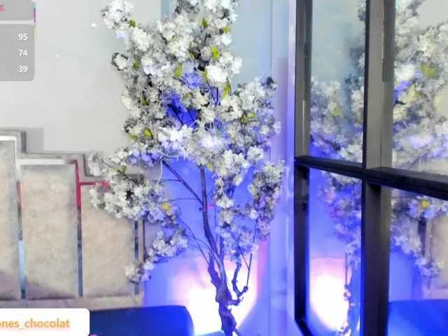 GabyyJones on BongaCams