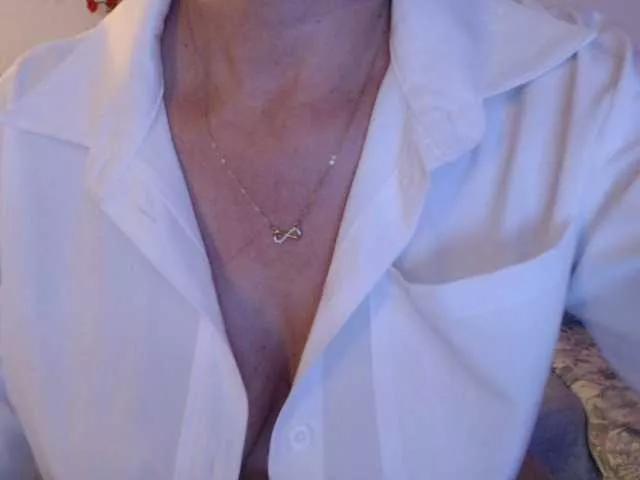 goodSnowQueen on BongaCams