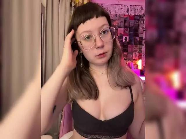 Freechat henby-streams on BongaCams