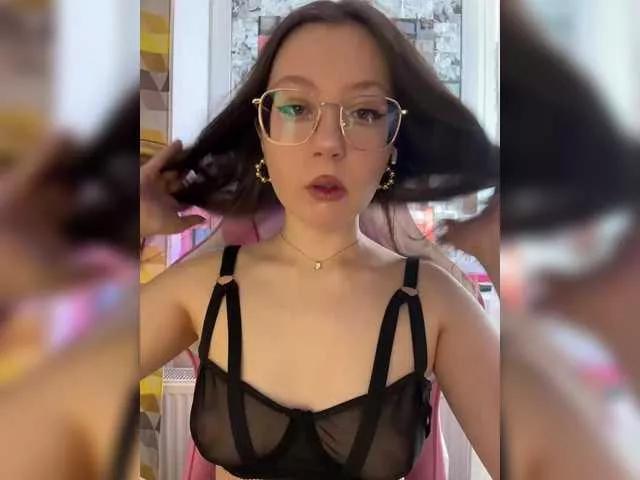 Freechat henby-streams on BongaCams