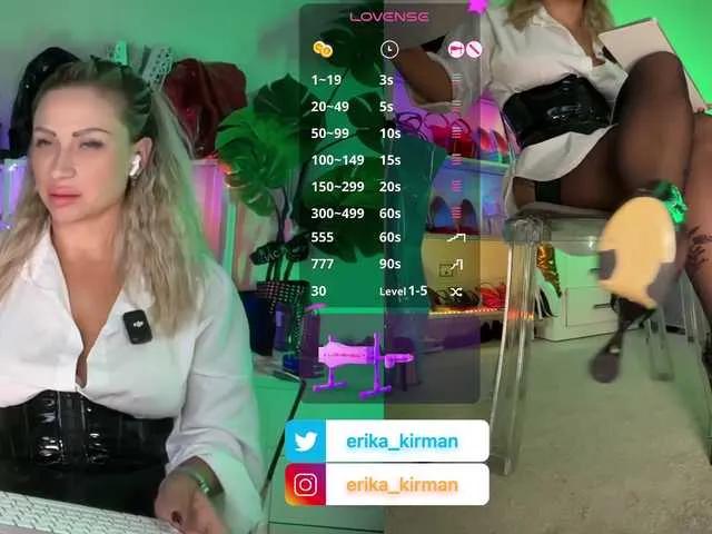 Freechat HomePussy1 on BongaCams