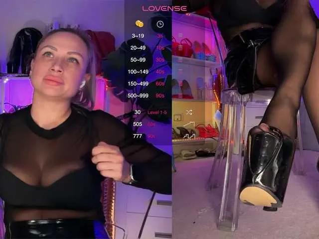 Freechat HomePussy1 on BongaCams