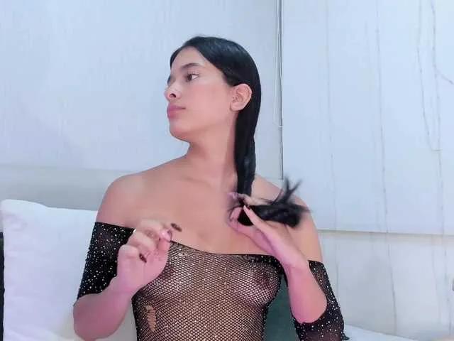 Freechat isa-queen on BongaCams