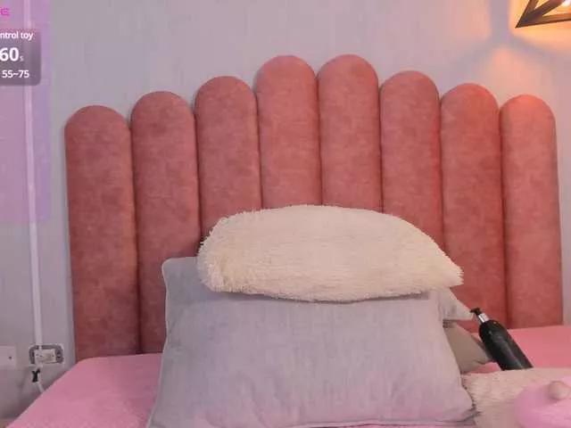 Freechat isa-queen on BongaCams