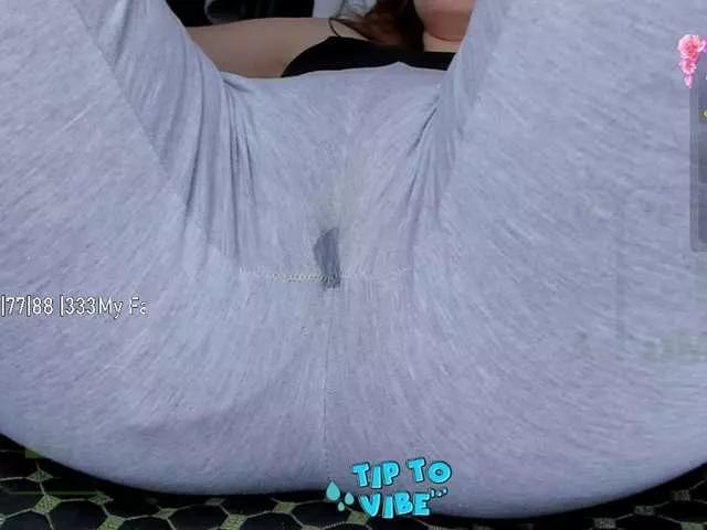 Kira-Kell on BongaCams