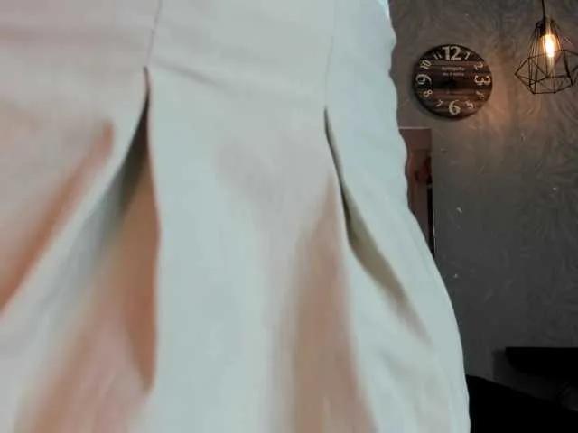 KOURTNEY- — The vibrations of my lover excite me