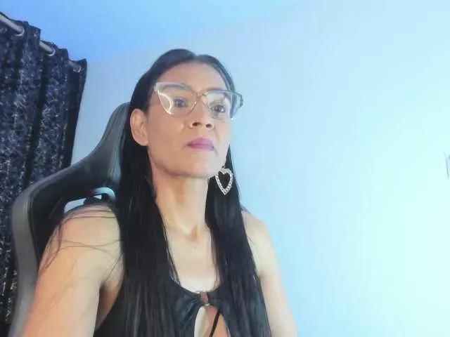 lazzy-blake on BongaCams