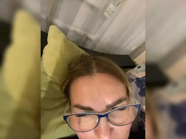 Lisa1225 on BongaCams