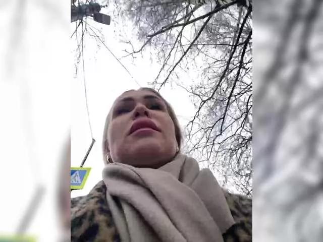 Lisa1225 on BongaCams