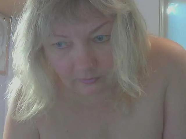 LucyAlexis on BongaCams