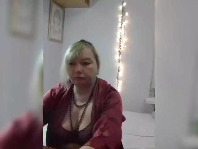 LucyAlexis on BongaCams