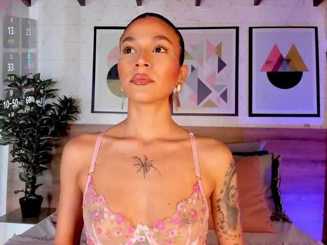 Freechat LunaRuso on BongaCams