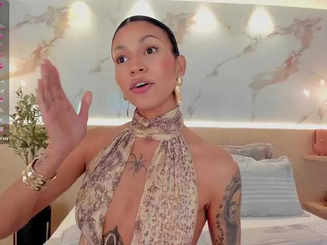 Freechat LunaRuso on BongaCams