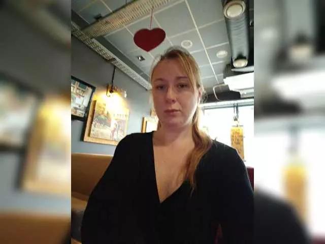 Freechat MazyMi on BongaCams