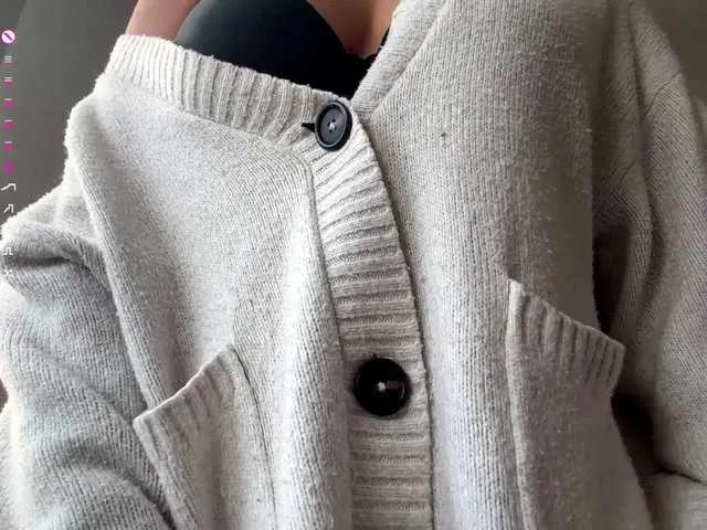 MerleRusson — I'm deeply turned on when passion is expressed in every touch and glance. I melt from tenderness andCertainly! Here's the translated, more erotic version of the text in English:

