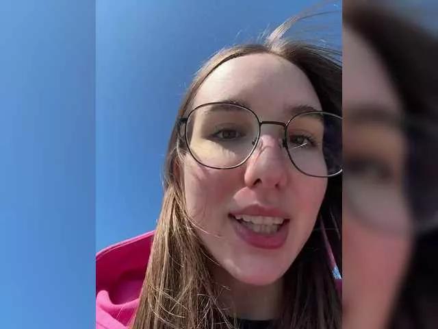 Freechat Milkaff- on BongaCams