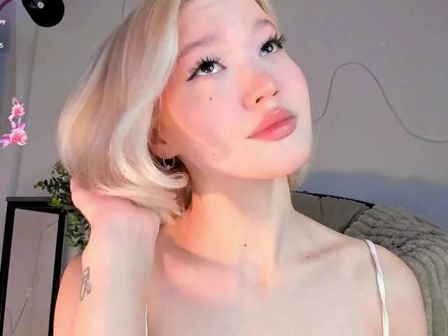 milli-sunrise on BongaCams