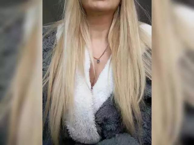 MonnaSky on BongaCams