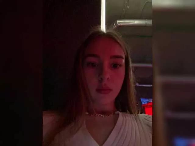Nestyzz on BongaCams
