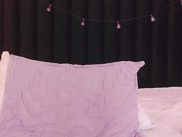 Freechat playfulcurvy on BongaCams