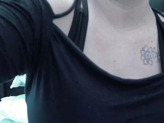 Freechat playfulcurvy on BongaCams