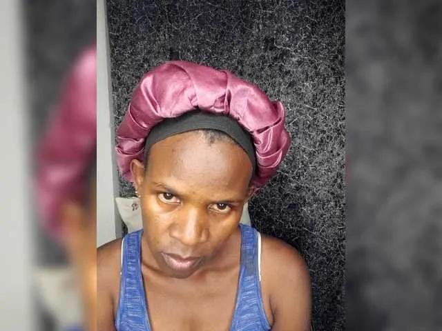 Queenyann on BongaCams