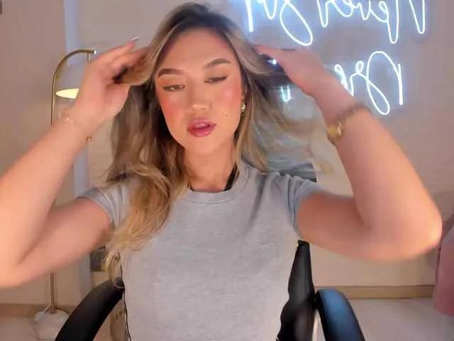 RebeccaHudson on BongaCams