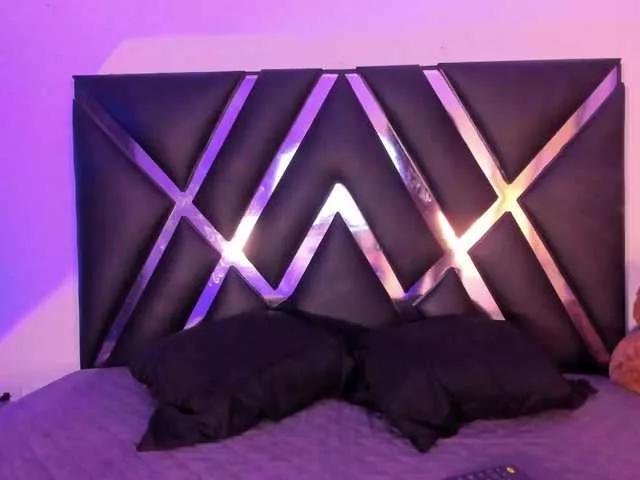 Freechat roxyjordan on BongaCams