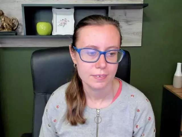 sparkleLizzy on BongaCams