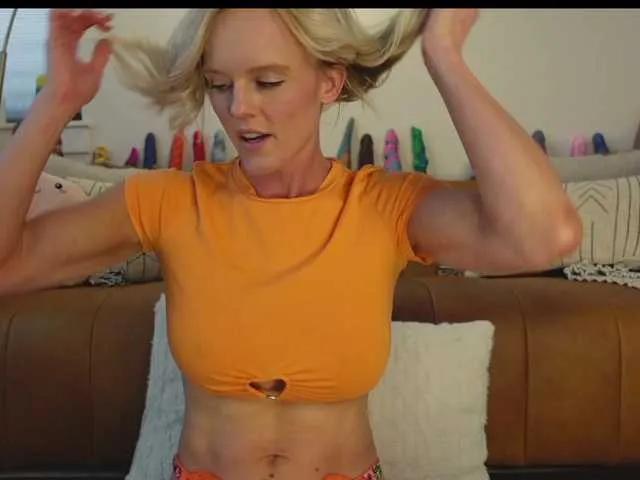 TaylorLove303 on BongaCams