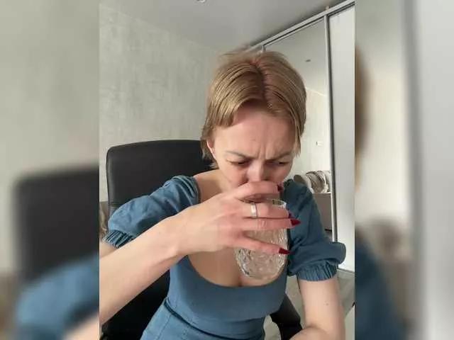 vik77777A on BongaCams