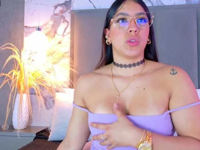 Freechat ZoeCamils on BongaCams